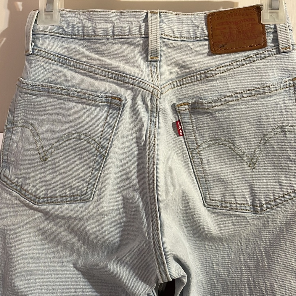 Levi’s 501 light wash